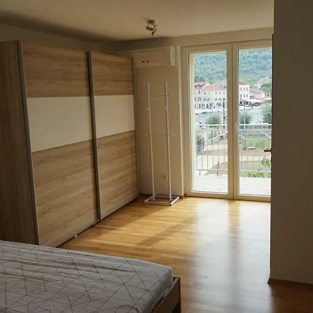 Pascal 7 Nights 1 Free Holiday home