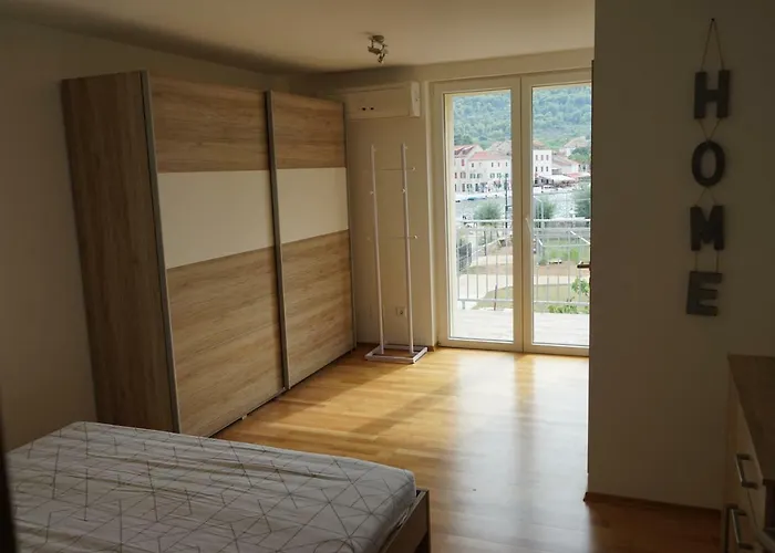 Pascal 7 Nights 1 Free Semesterbostad