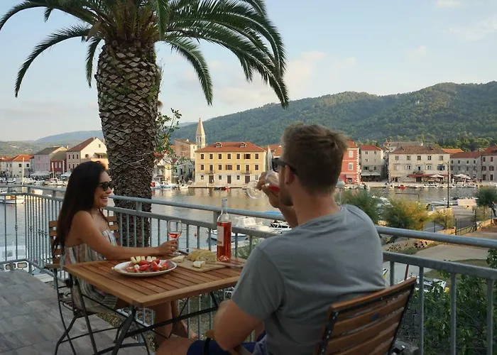 Pascal 7 Nights 1 Free * Stari Grad (Hvar)